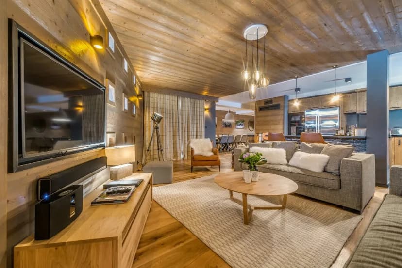 Chic Mountain View Apartment in Val D'isere