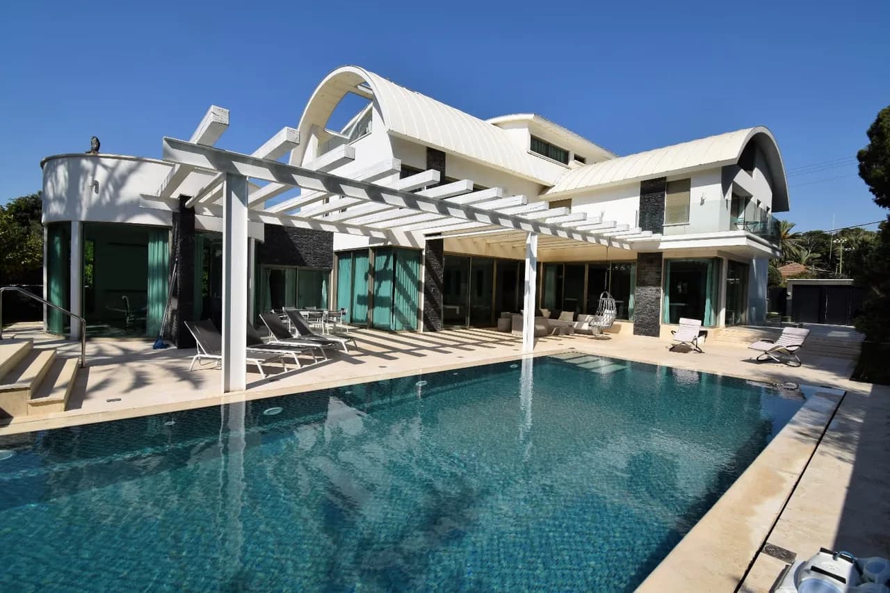 Stunning Rays Villa with Swimming Pool photo 3