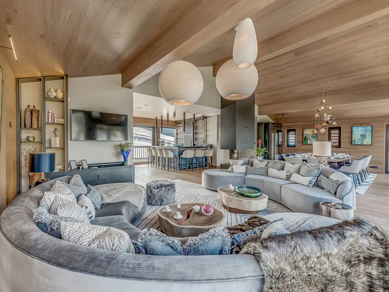 Diety of Wine Chalet with Stunning Mountains Views