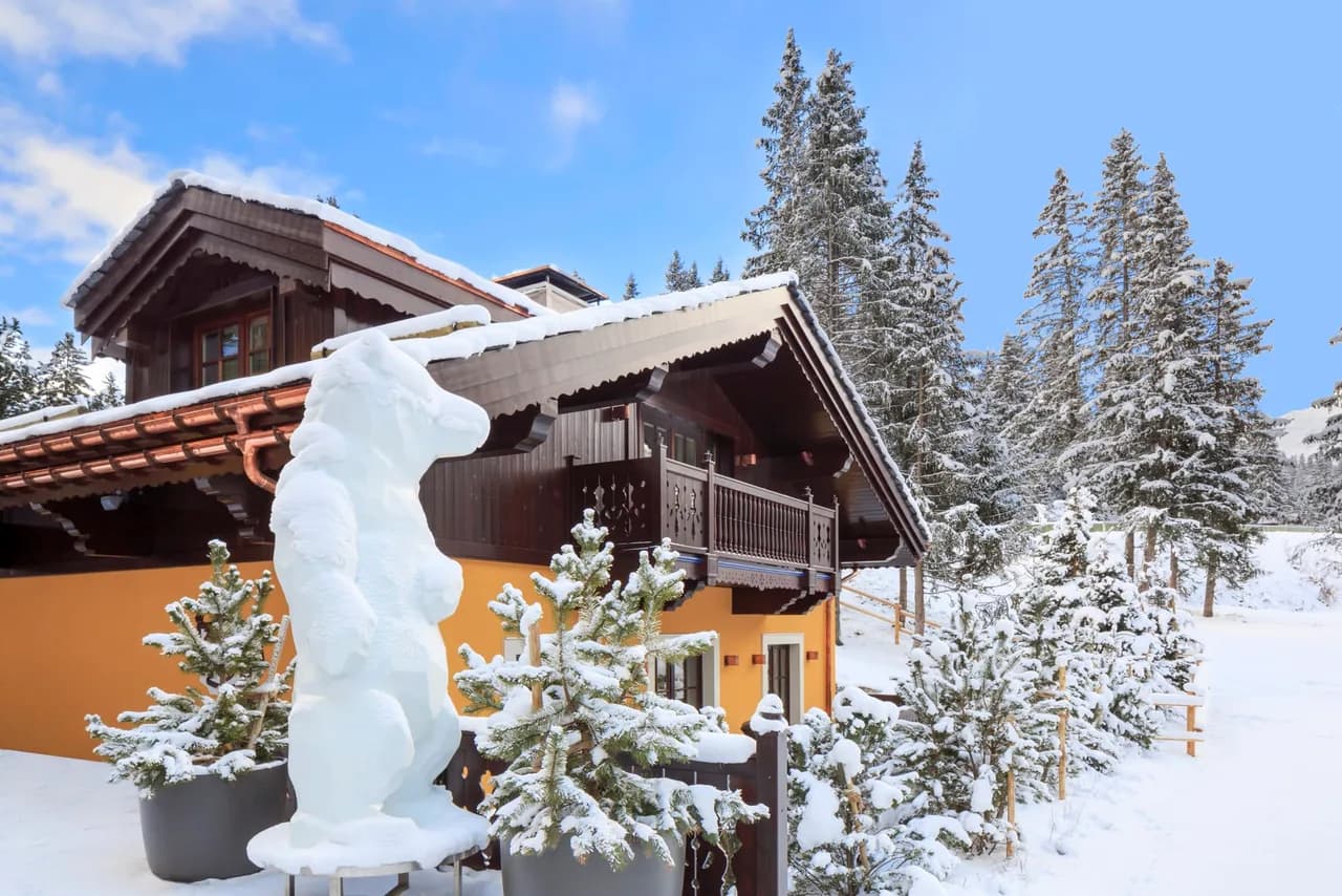 Snow Mount Chalet with Spunky Interiors photo 2