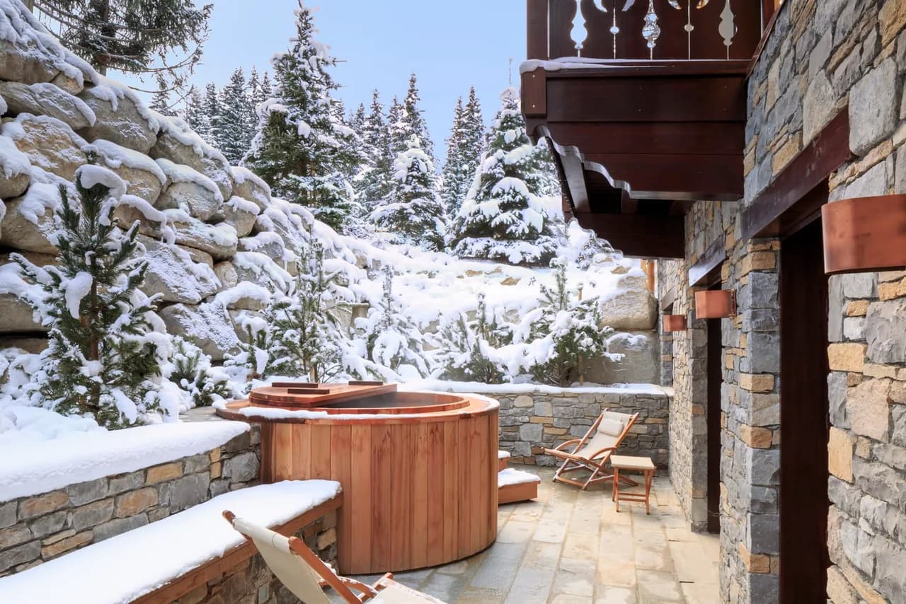 Snow Mount Chalet with Spunky Interiors photo 3
