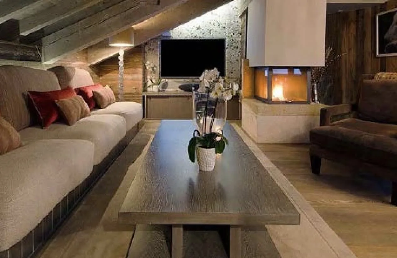 Magnificent Light Chalet With Indoor Pool And Jacuzzi