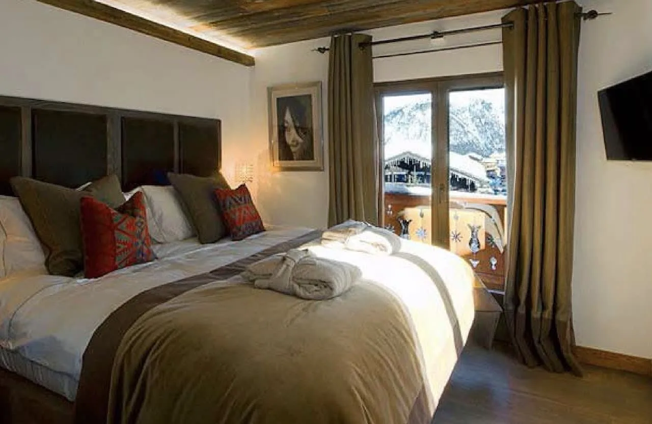 Magnificent Light Chalet With Indoor Pool And Jacuzzi photo 2