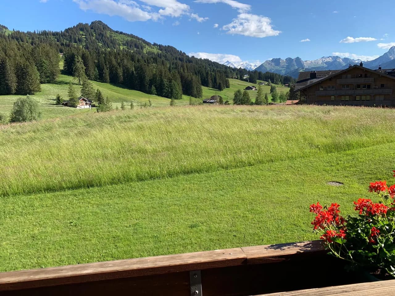 Ski In Luxury Chalet For Unforgettable Stay photo 2