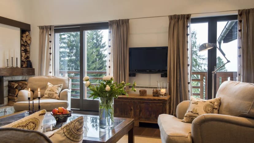 Elegant Apartment with Valley Views