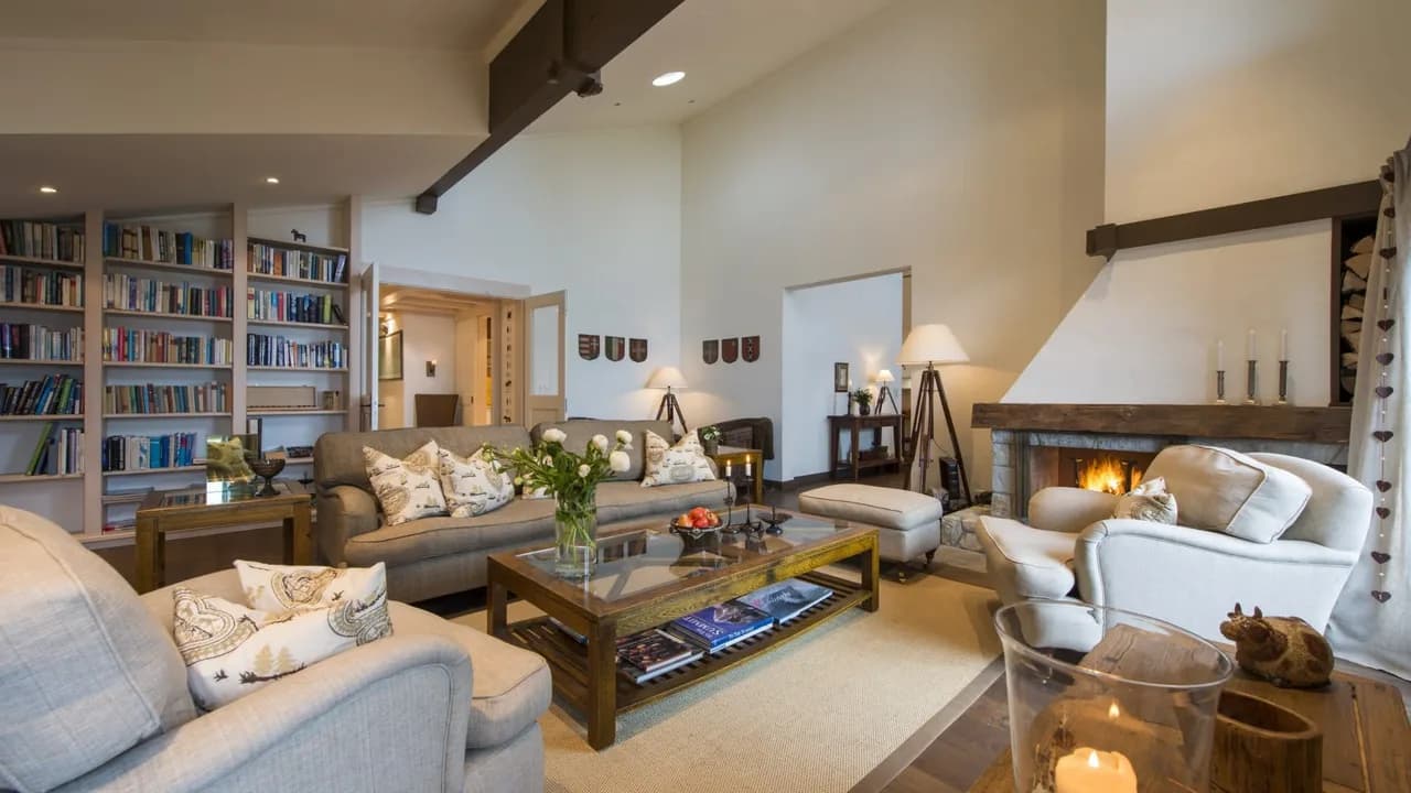 Elegant Apartment with Valley Views photo 4