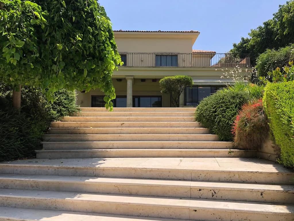 Prime Stairs Villa with Small Court and Fitness Area photo 2