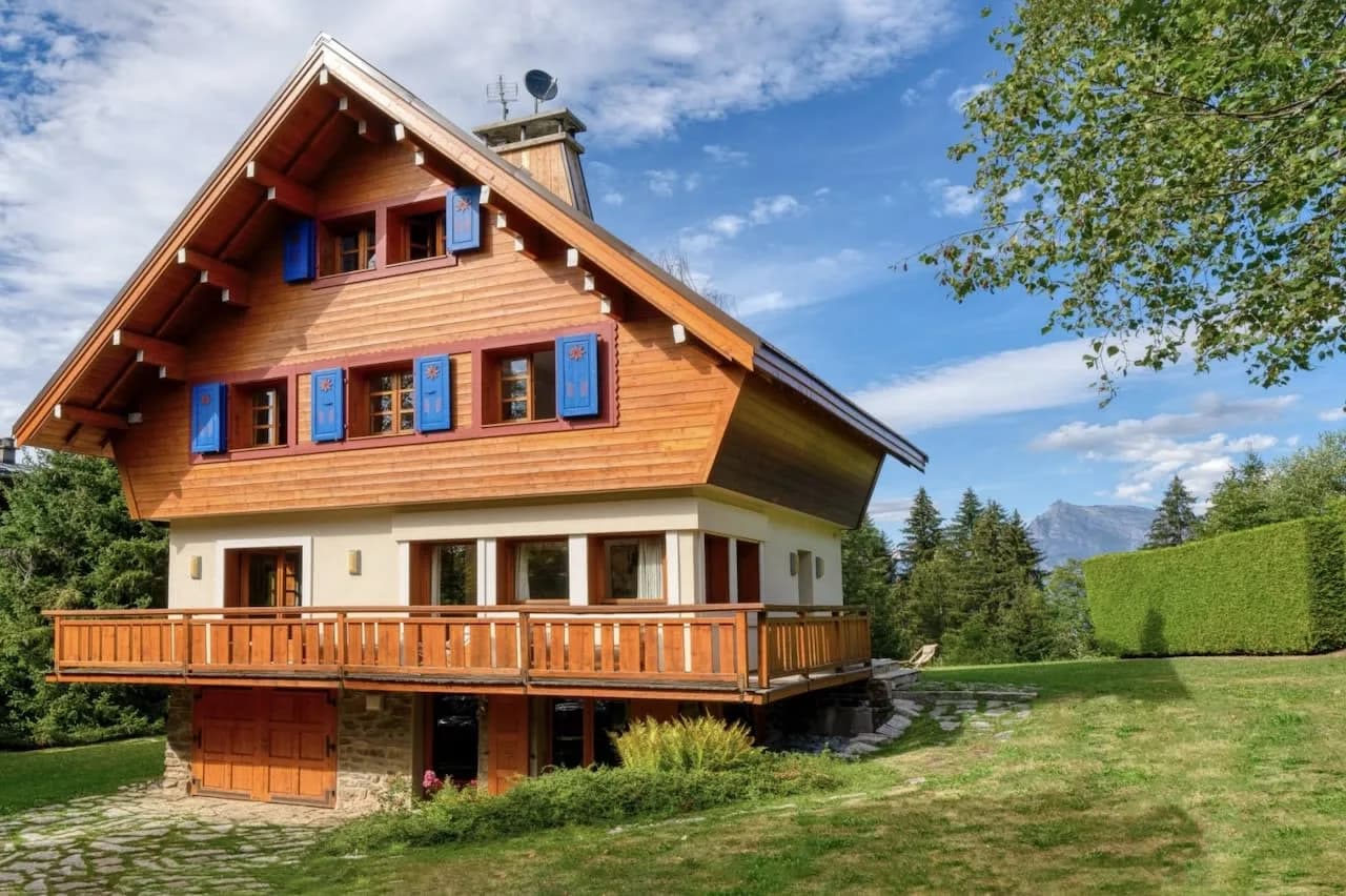 Prestigious Chalet Close to Village of Megeve