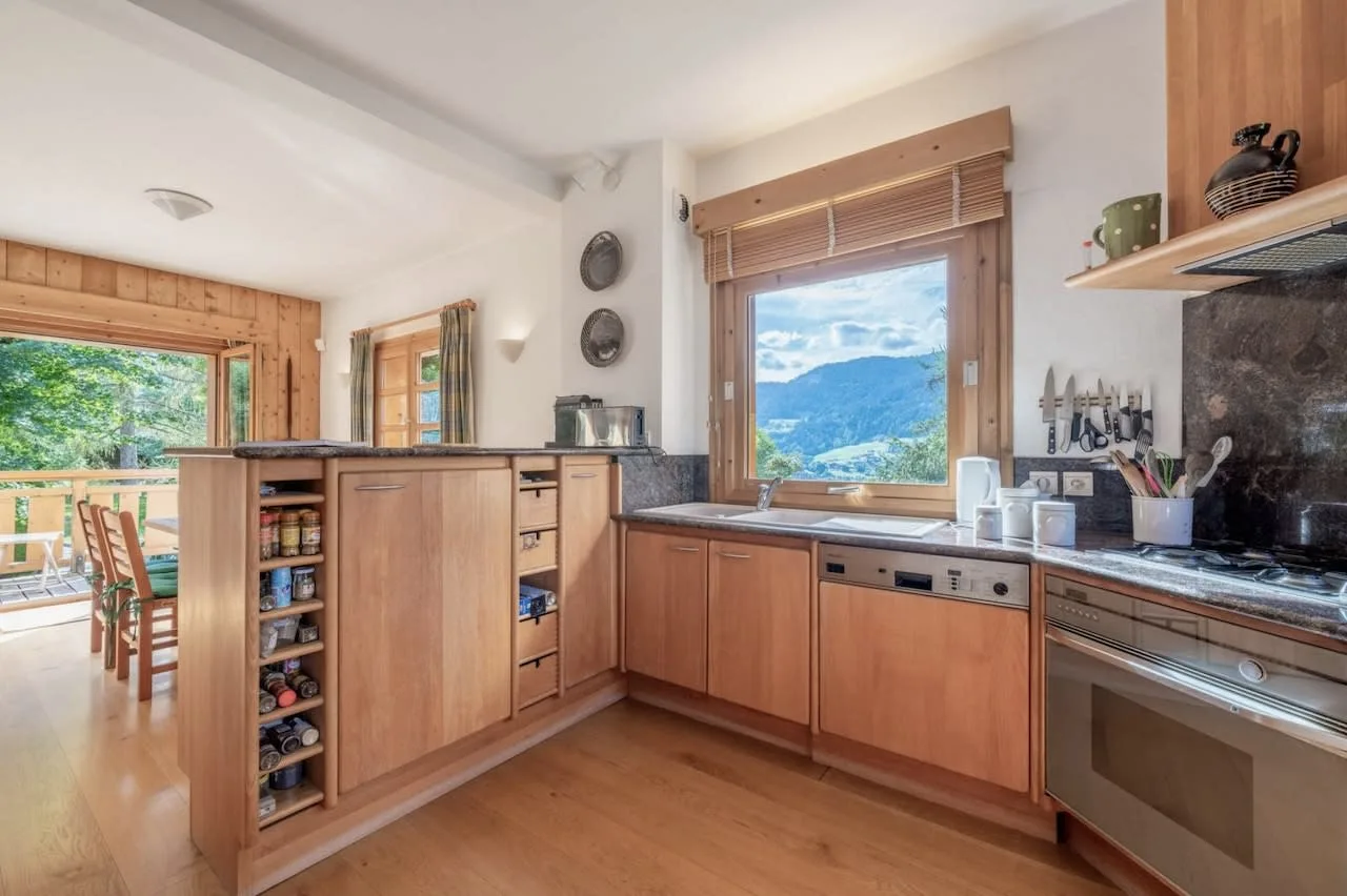 Prestigious Chalet Close to Village of Megeve photo 4