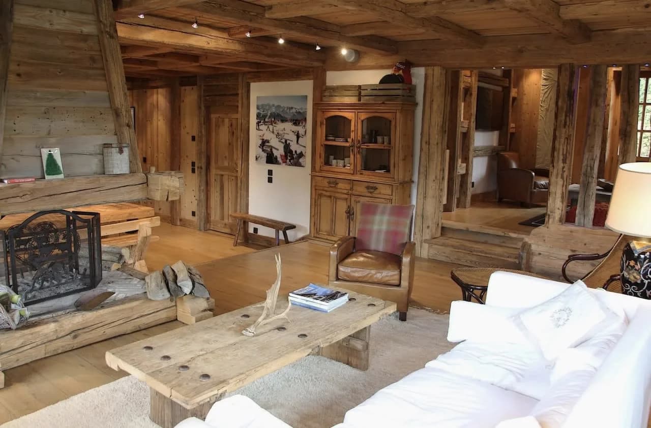 Panoramic CHalet Surrounded by Mountains photo 3