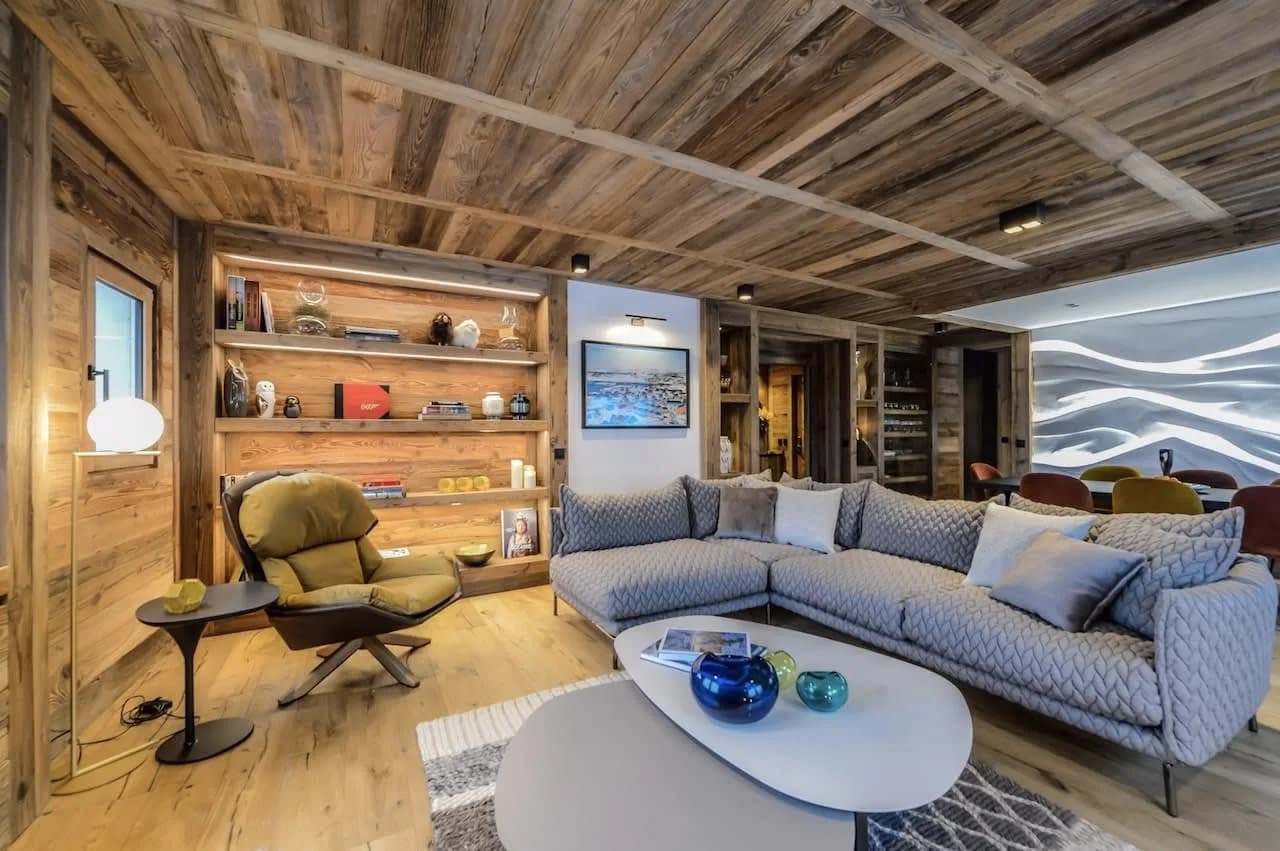 Elegant Hills Villa Near the Ski Slopes