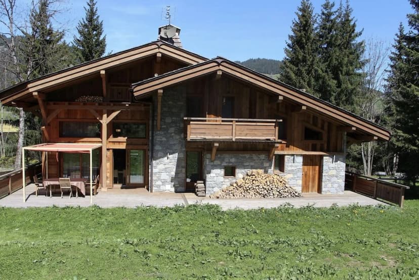 Refined Style Chalet Near Rochebrune Gondola