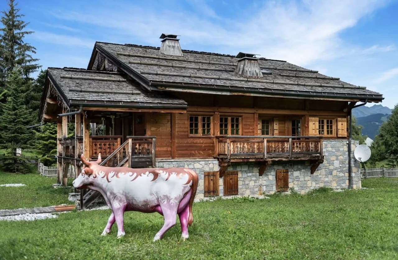 Gorgeous 5 BR Chalet with Superb Views of Mountains
