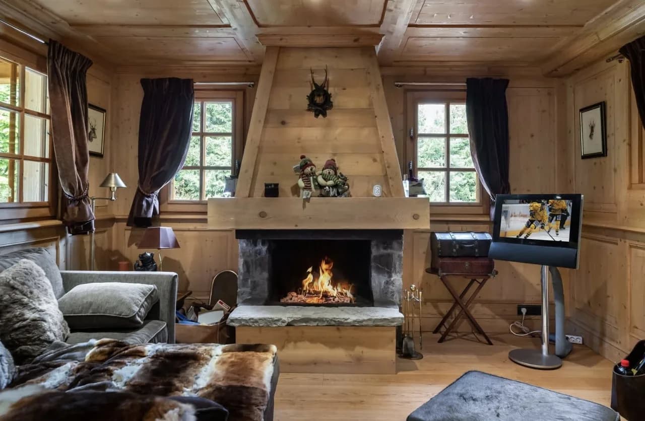 Gorgeous 5 BR Chalet with Superb Views of Mountains photo 4