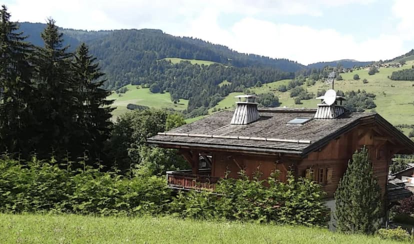 5 BR Classic Chalet Close to Resort Center