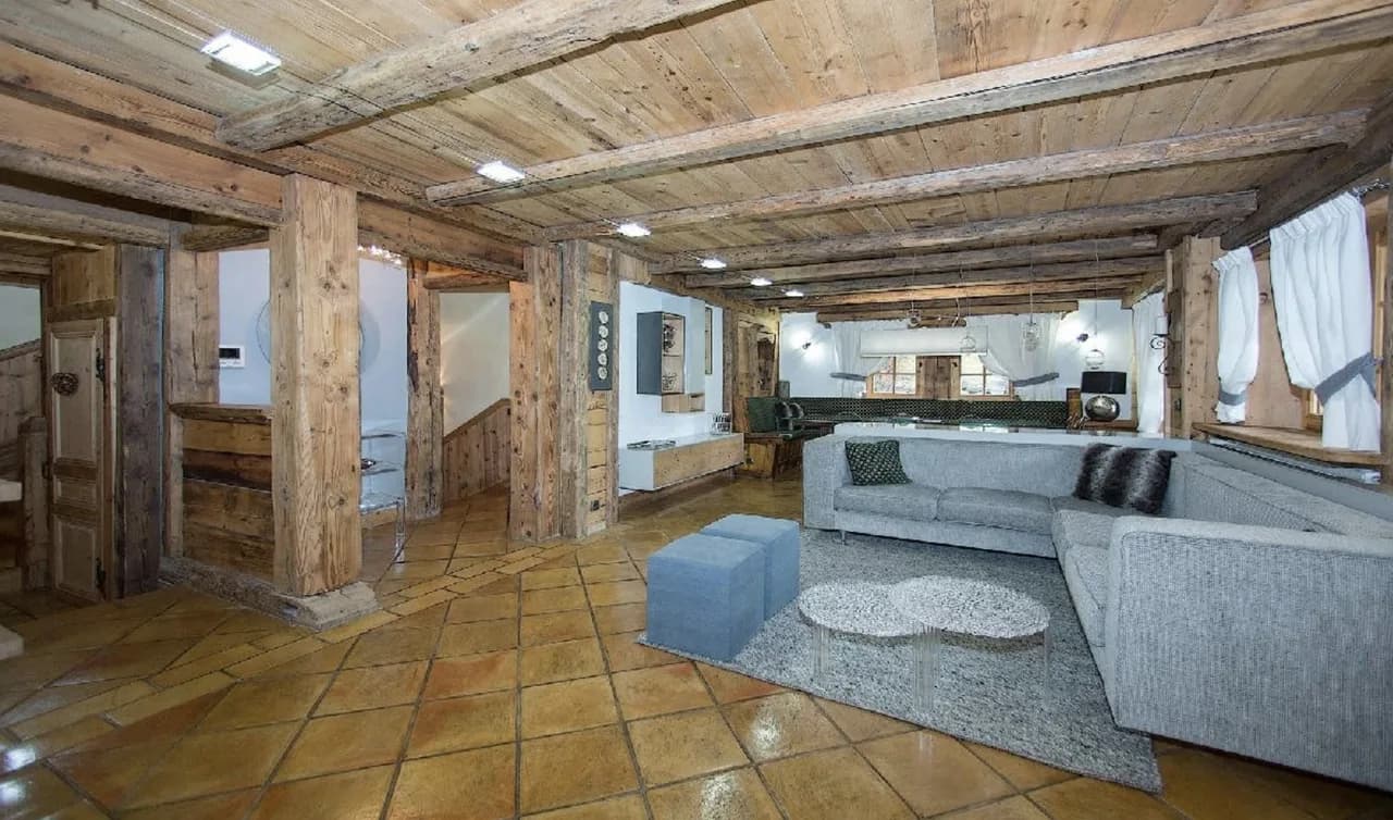 5 BR Classic Chalet Close to Resort Center photo 2
