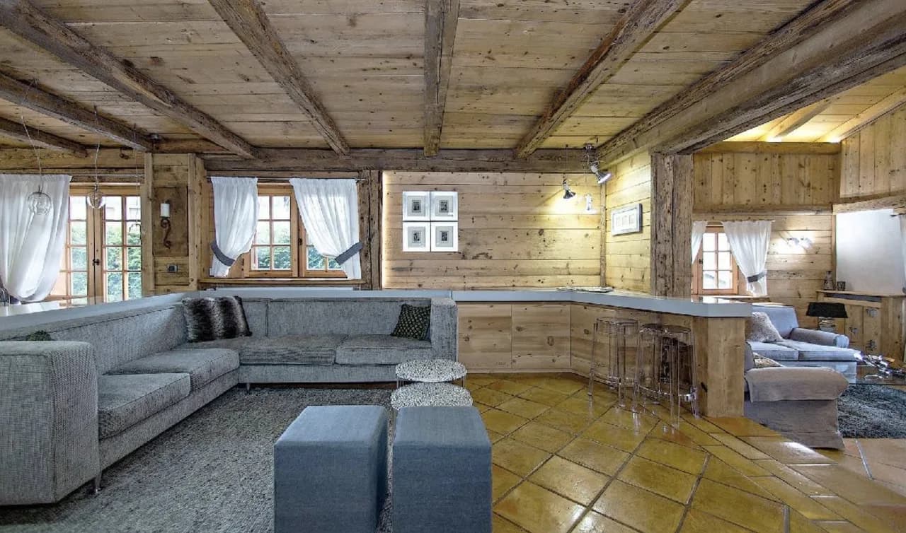 5 BR Classic Chalet Close to Resort Center photo 3