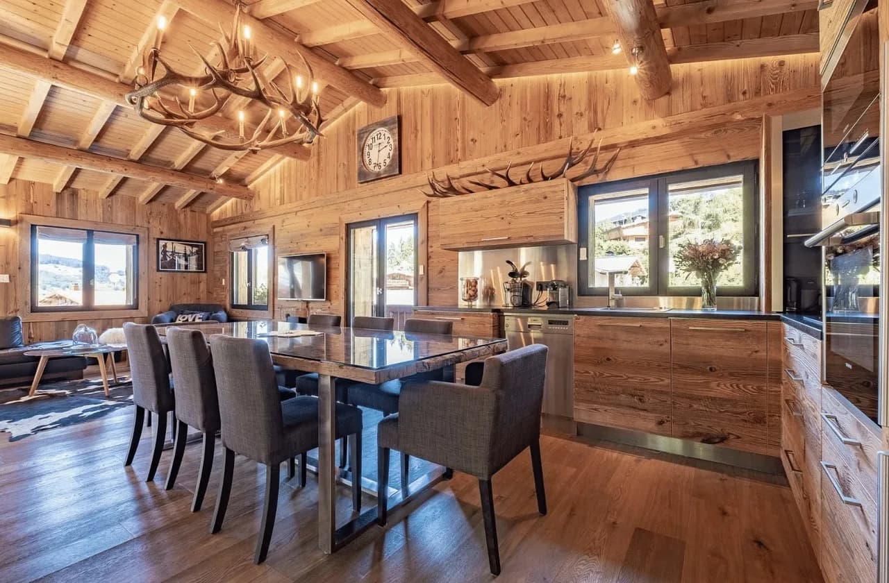 Sweet Harmony Chalet with Outdoor Jacuzzi photo 3