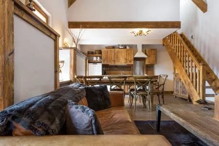 4 BR - Prime Flat Near the Main Square photo 4