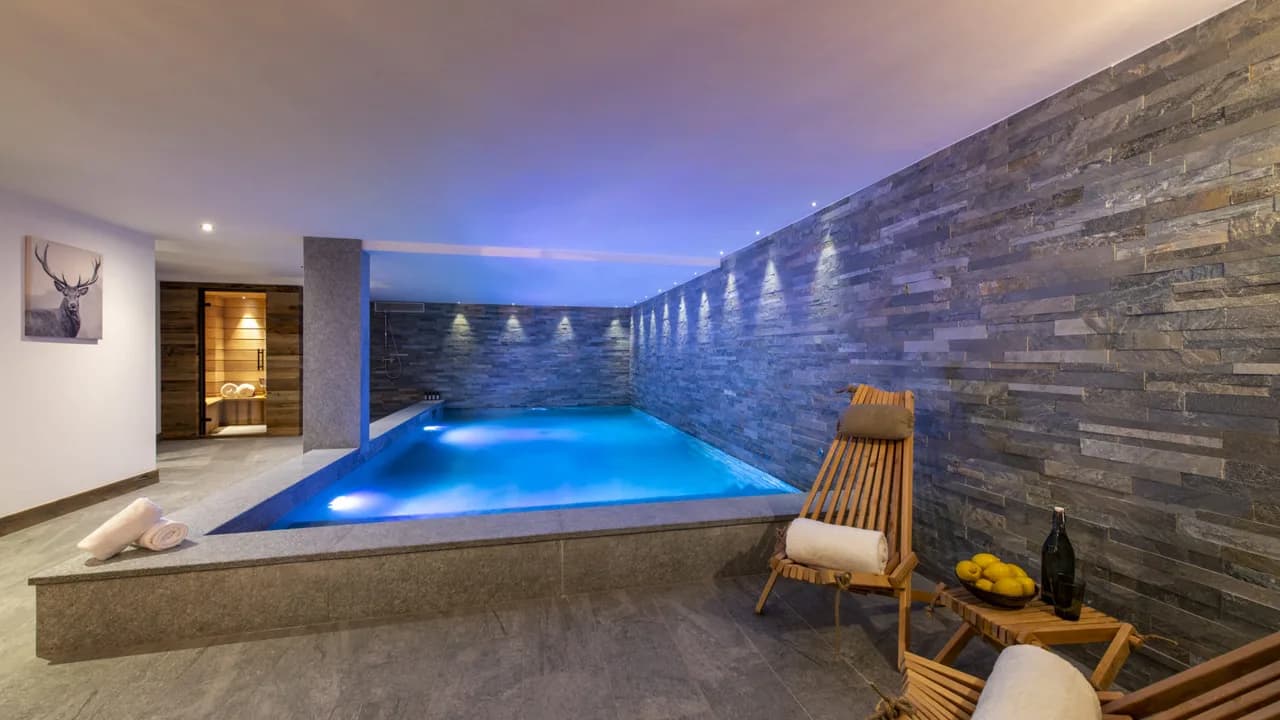 Chalet 2 - Sophisticated Classic With Great Views
