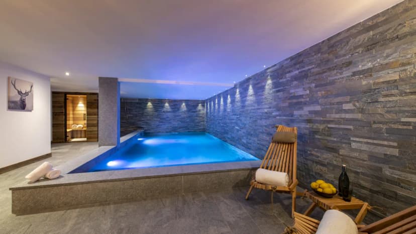 Chalet 2 - Sophisticated Classic With Great Views
