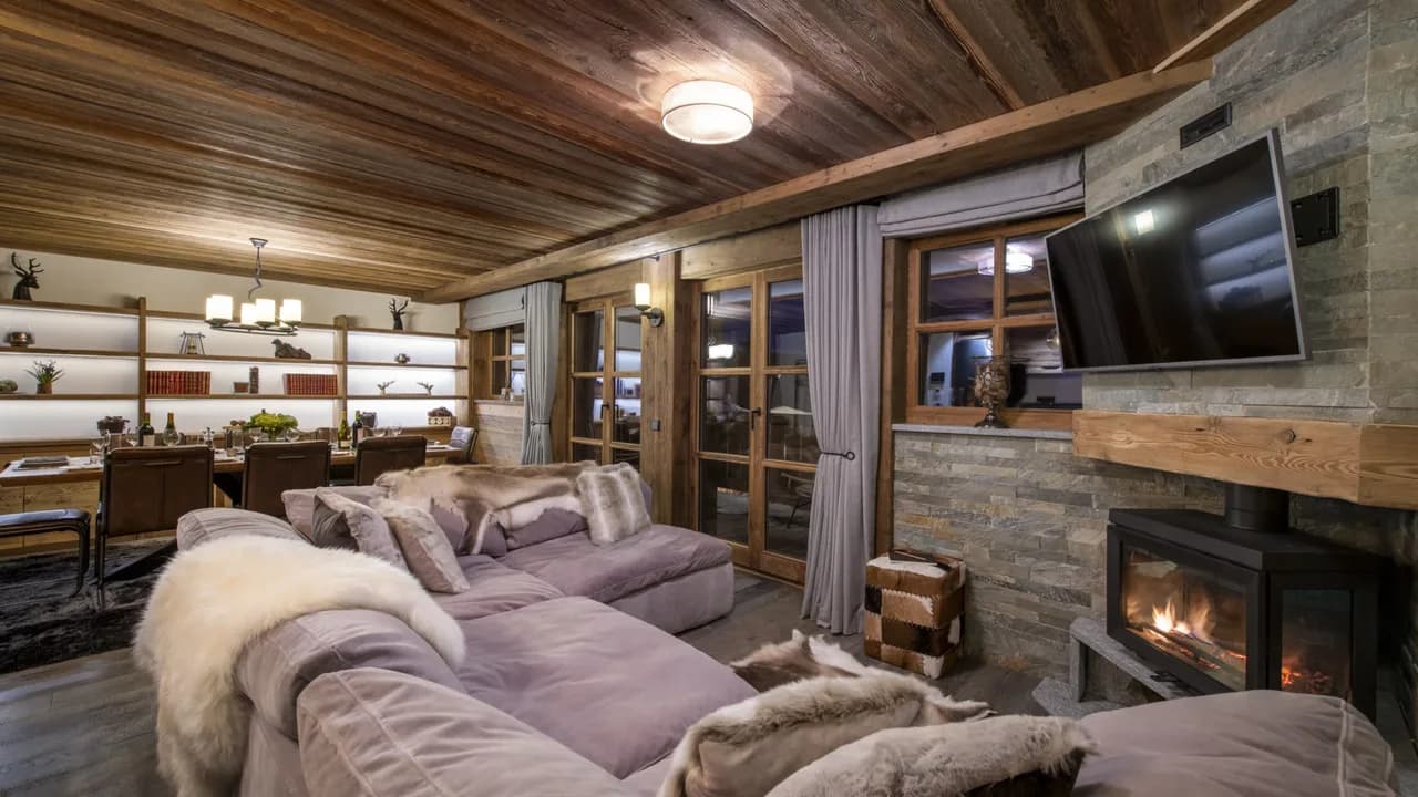 Chalet 2 - Sophisticated Classic With Great Views photo 2