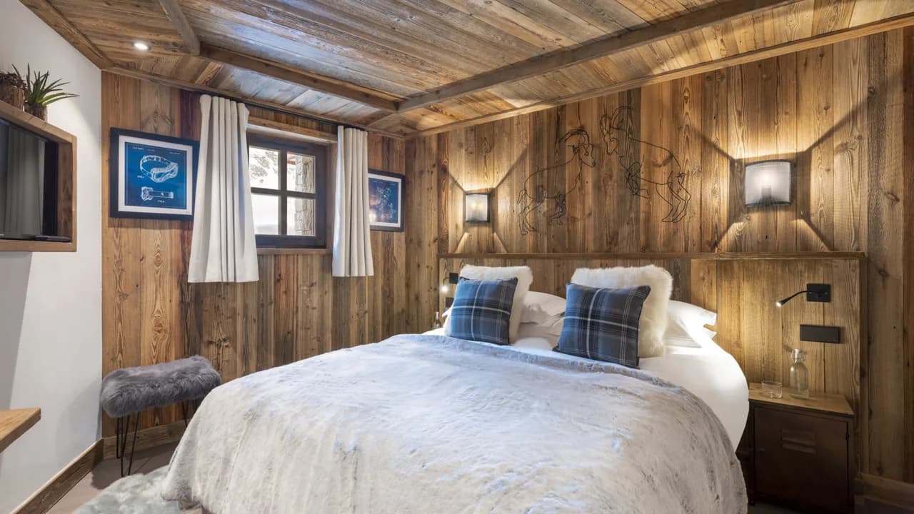 Chalet 2 - Sophisticated Classic With Great Views photo 3