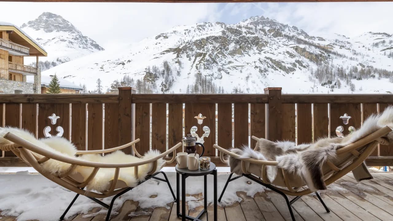Chalet 2 - Sophisticated Classic With Great Views photo 5