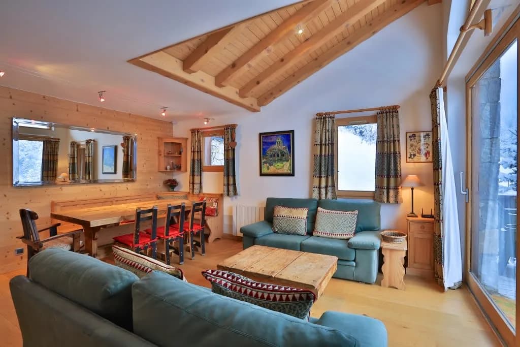 Merry Chalet In Ideal Spot