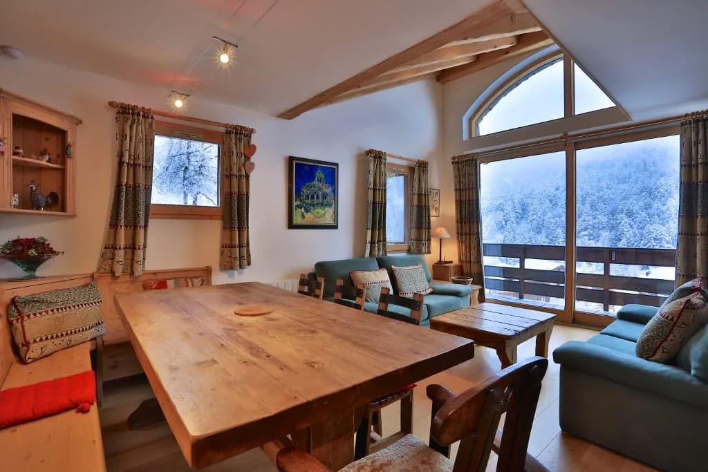 Merry Chalet In Ideal Spot photo 3