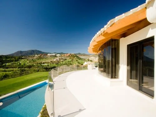 Captivating New Villa With Contemporary Vibe photo 5