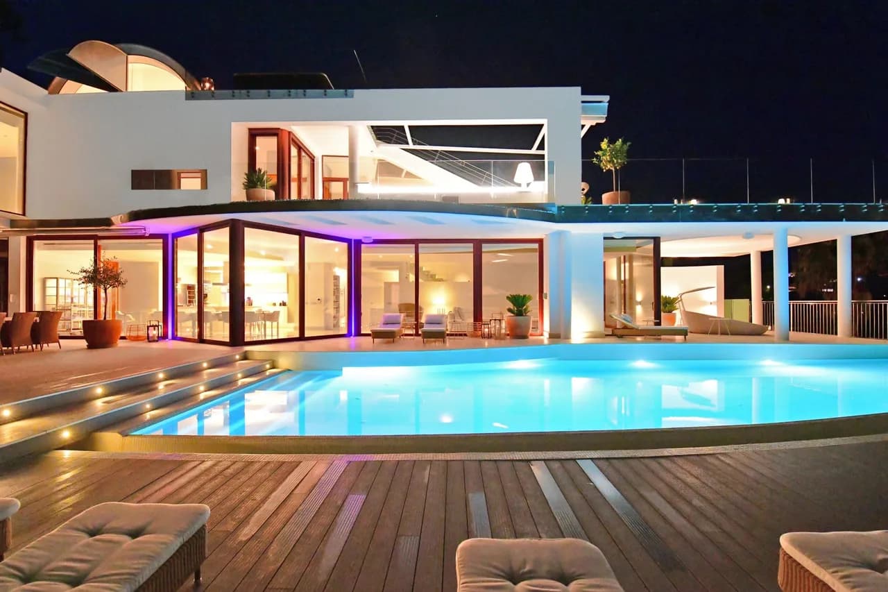 Vibrant Glow Villa With Marbella Mountains View