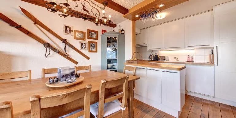 Cheery Apartment with Mountain Ranges Views photo 5