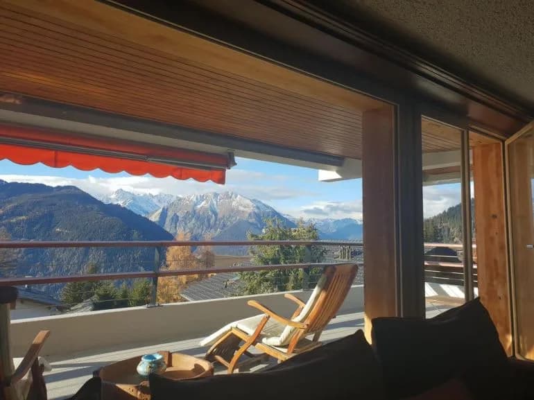 Swiss Ice Apartment with Exceptional Views photo 3