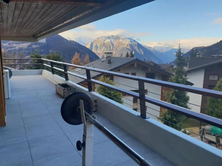 Swiss Ice Apartment with Exceptional Views photo 5