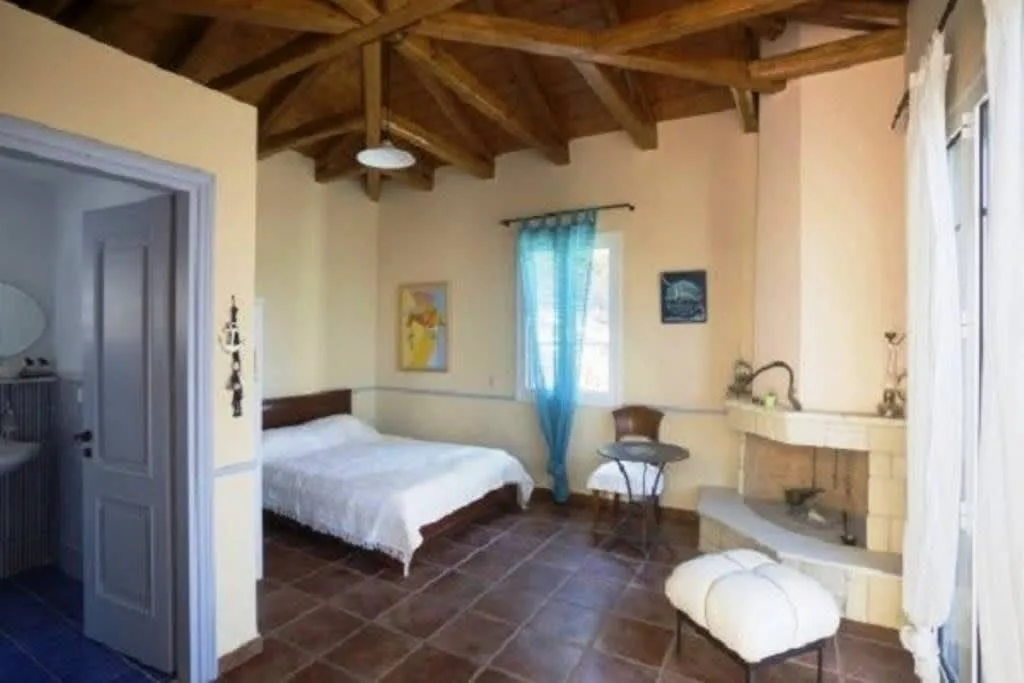 Amazing Villa With Stunning View photo 3