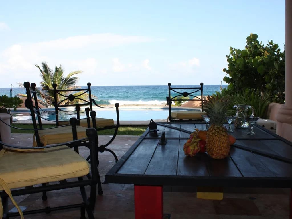 Spectacular Oceanfront Villa photo 4