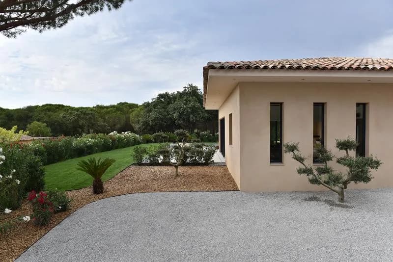 Classy Villa with Heated Pool and Fresh Garden photo 2