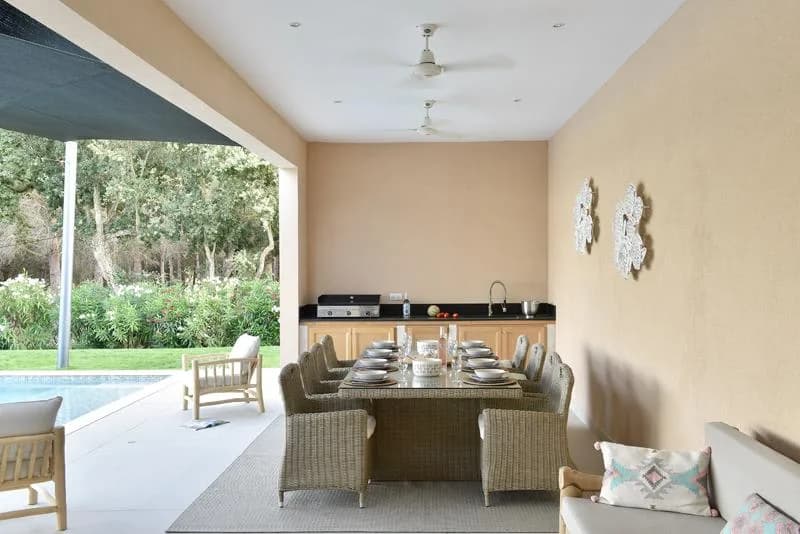Classy Villa with Heated Pool and Fresh Garden photo 3