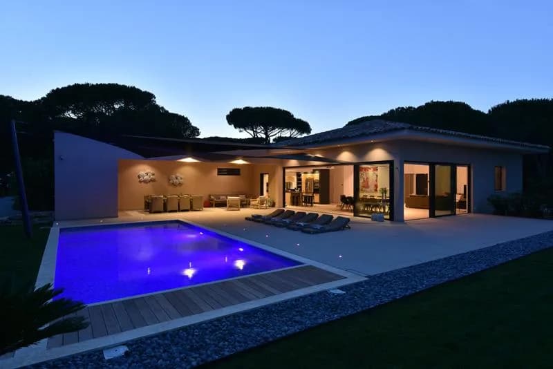 Classy Villa with Heated Pool and Fresh Garden photo 5