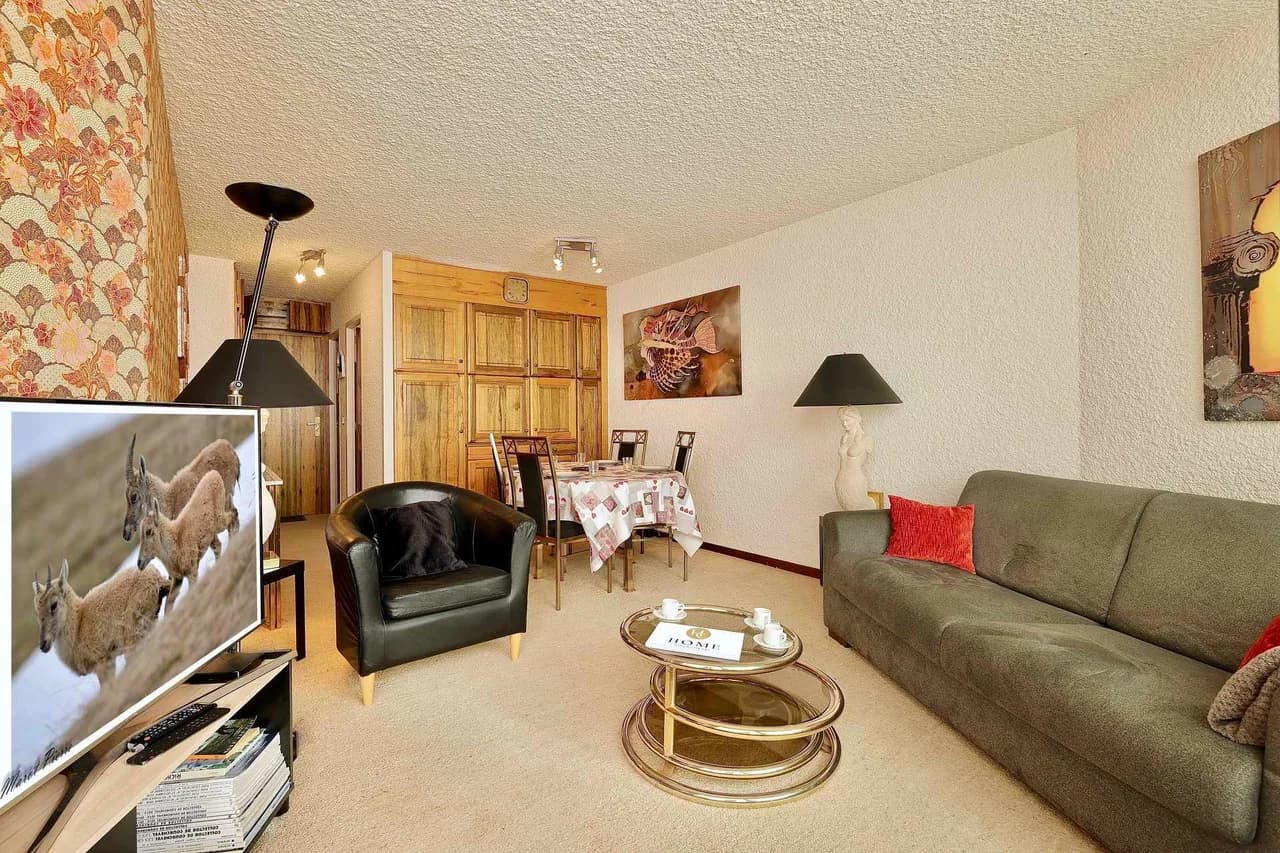 Mountain Retreat Apartment With Balcony Views photo 2