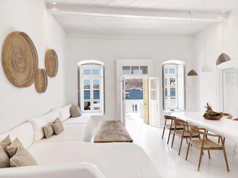 4 Br - Exclusive Villa in a Unique Location Overlooking the Old Harbor