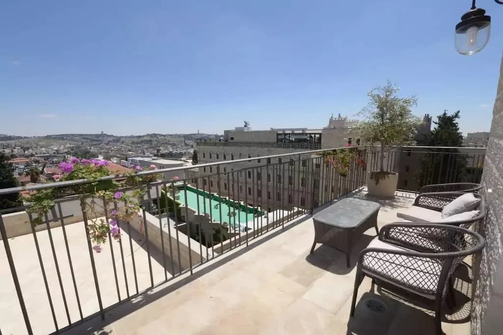 Beautiful Kosher Flat photo 4