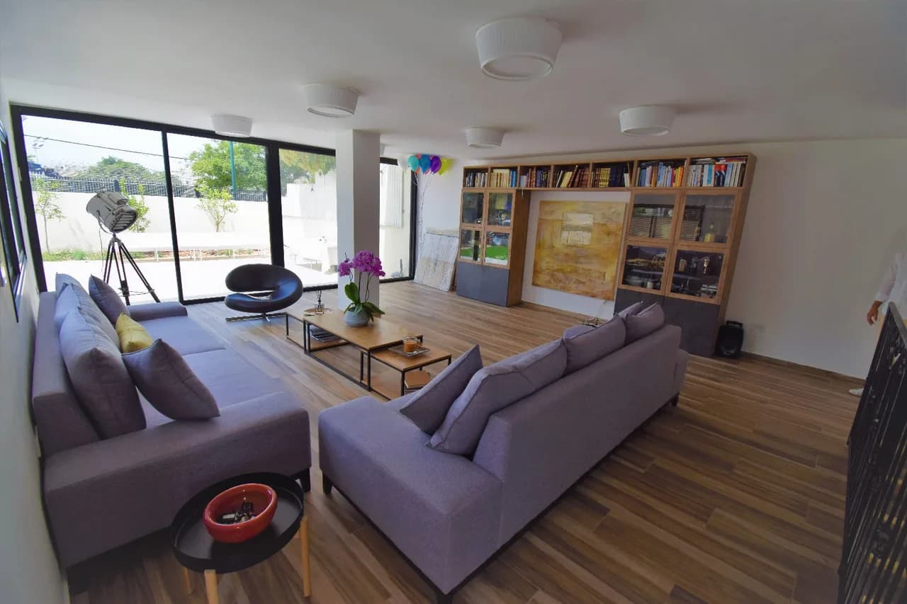 Wingate's Deluxe Villa Walking Distance to the Beach photo 2
