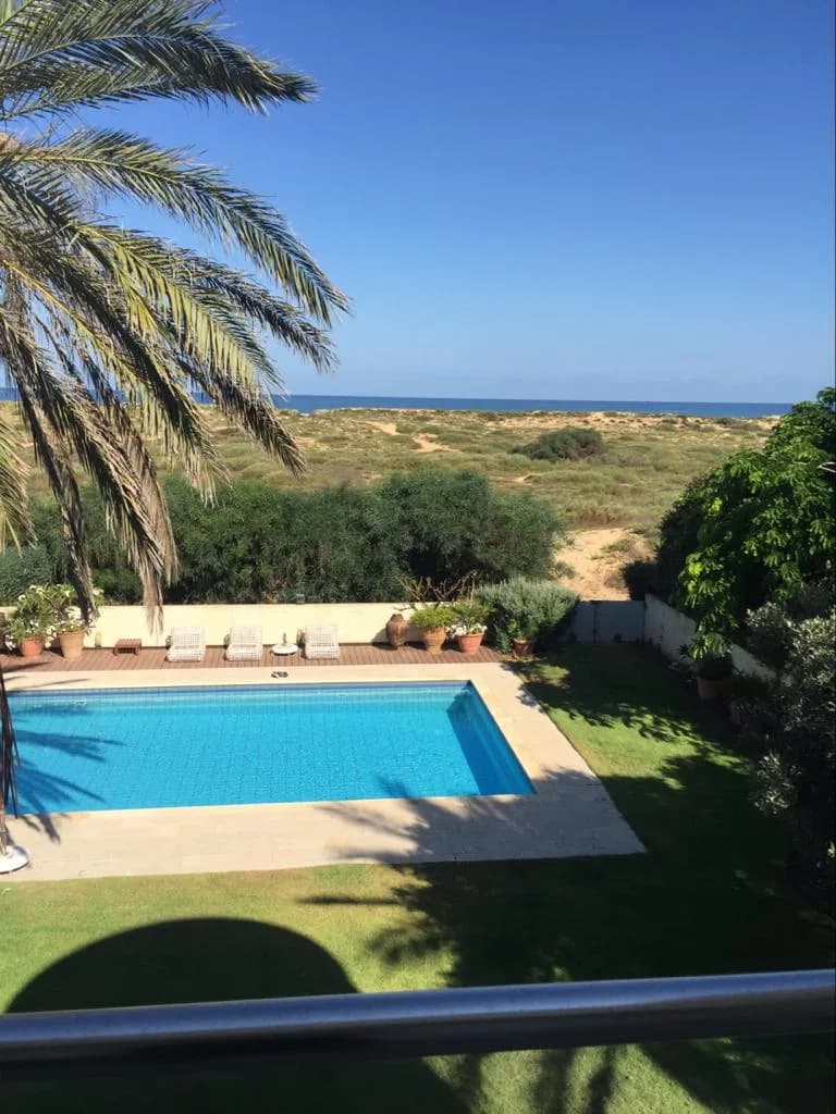 Sweet Melody Villa First Line to the Sea