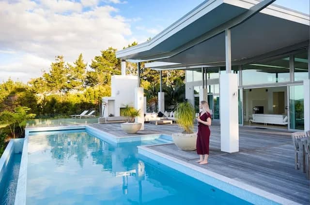 Sunshine Villa with Direct Access to Beach photo 3