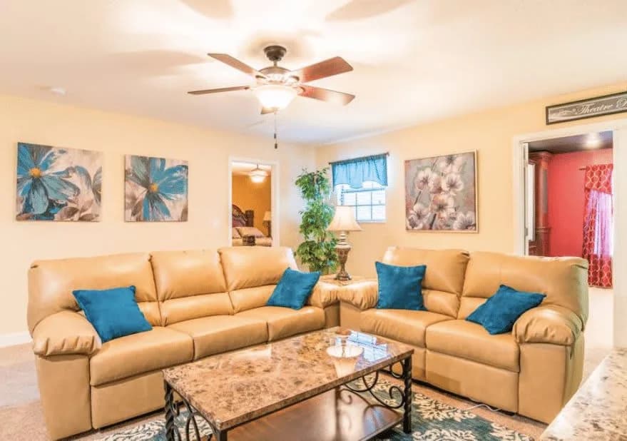 8 BR - Unique Vacation Home photo 2