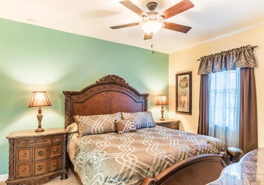 8 BR - Unique Vacation Home photo 3