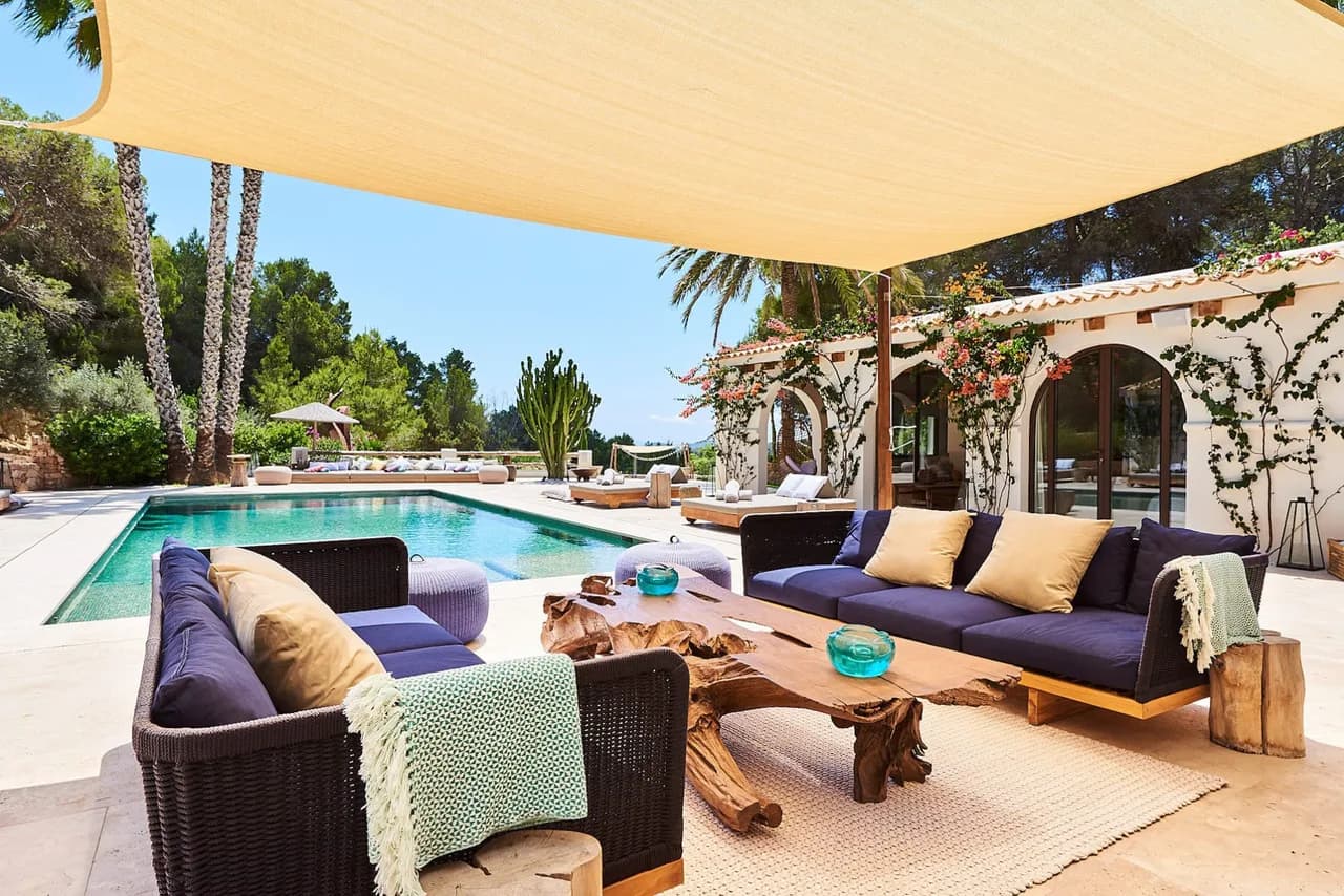 Splendid 12 BR Chic Villa photo 4