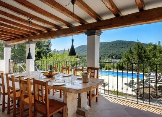 Cozy Mansion with Balcony photo 5